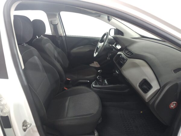 Chevrolet Onix Joy - Image 5