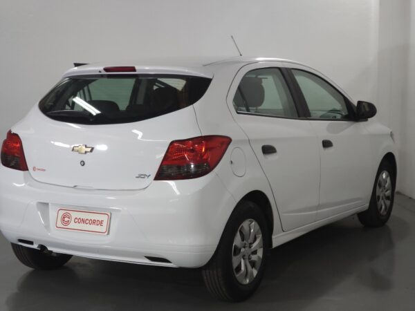 Chevrolet Onix Joy - Image 13