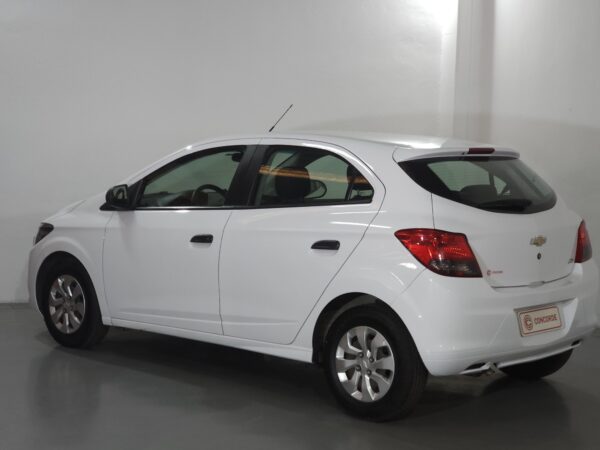 Chevrolet Onix Joy - Image 19