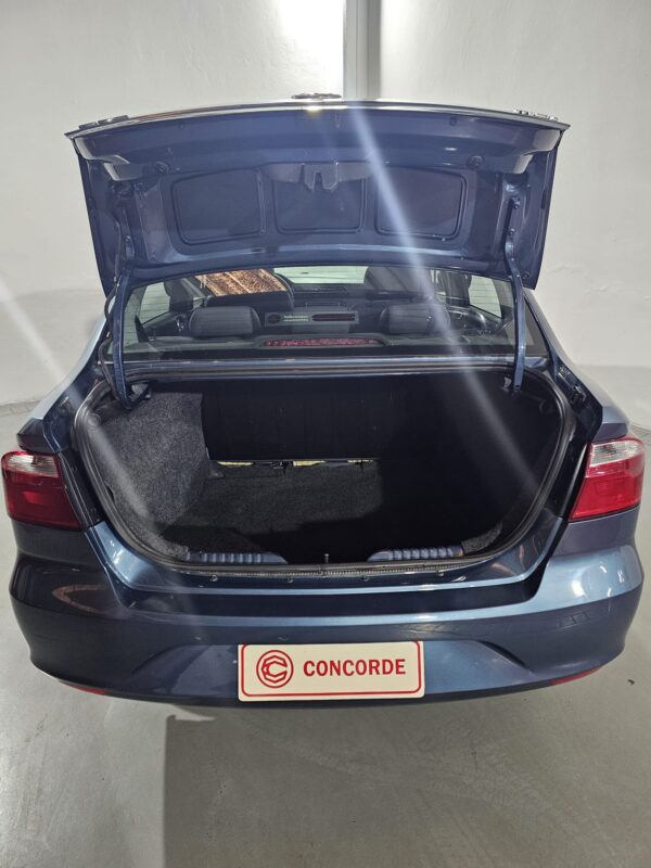 Volkswagen Gol - Image 13