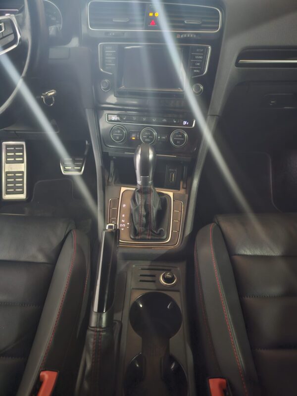 Volkswagen Golf - Image 2