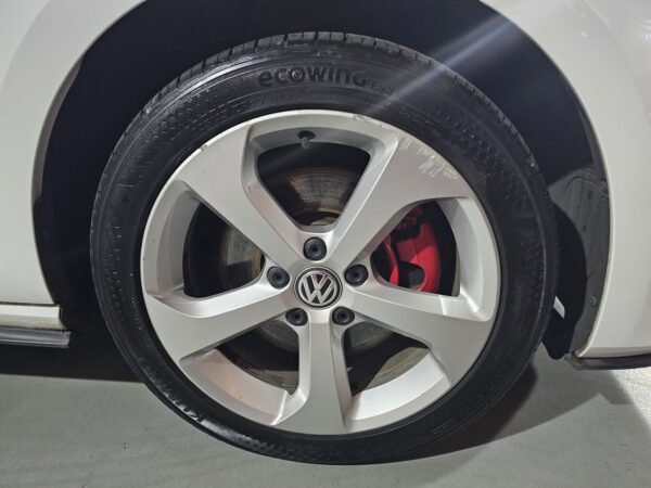Volkswagen Golf - Image 7