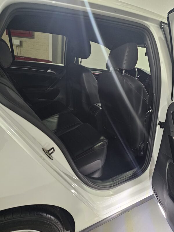 Volkswagen Golf - Image 21
