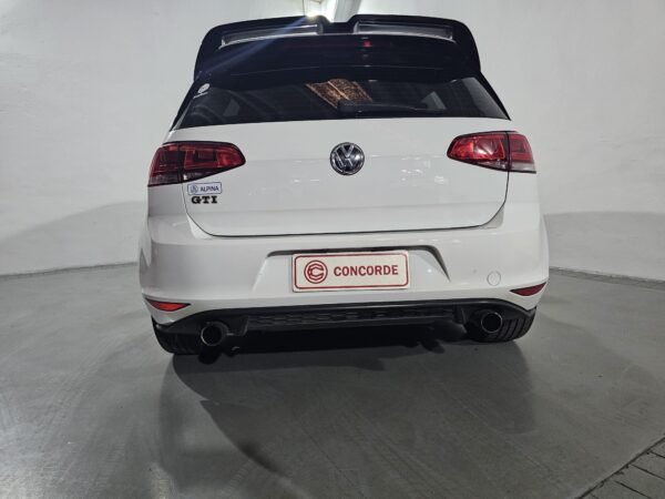 Volkswagen Golf - Image 24