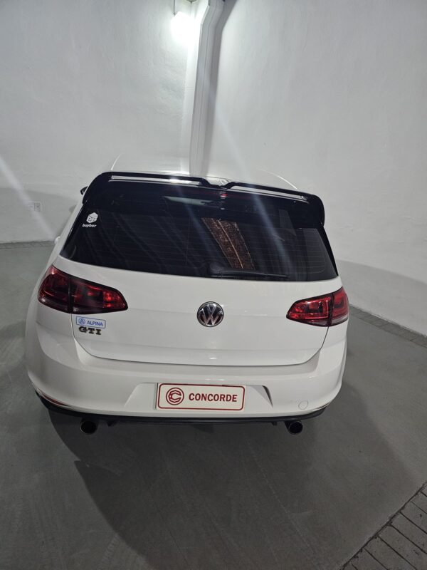 Volkswagen Golf - Image 26