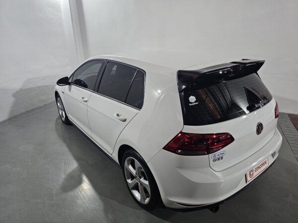 Volkswagen Golf - Image 29