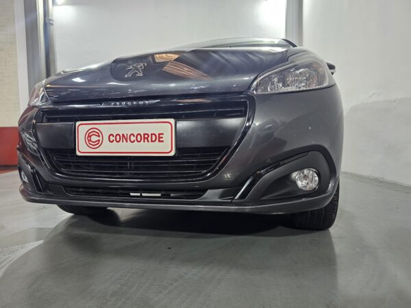 Peugeot 208 - Image 6