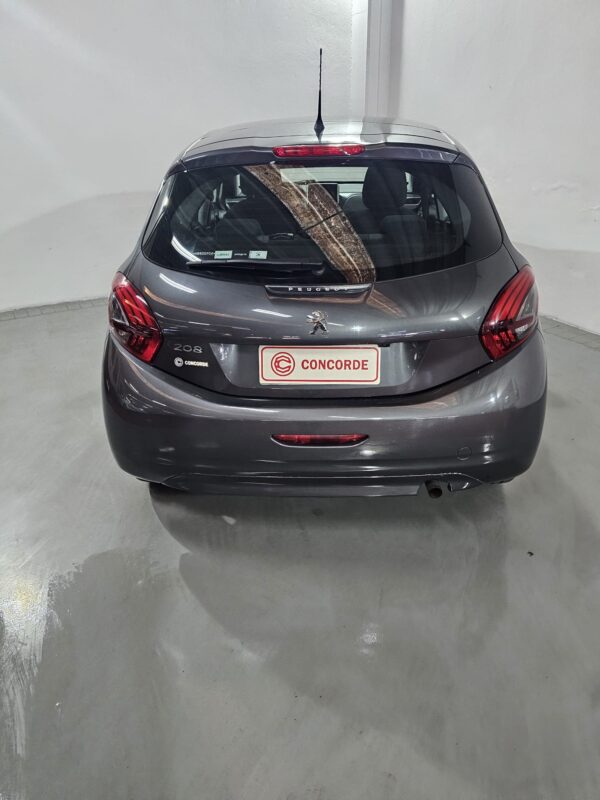 Peugeot 208 - Image 17