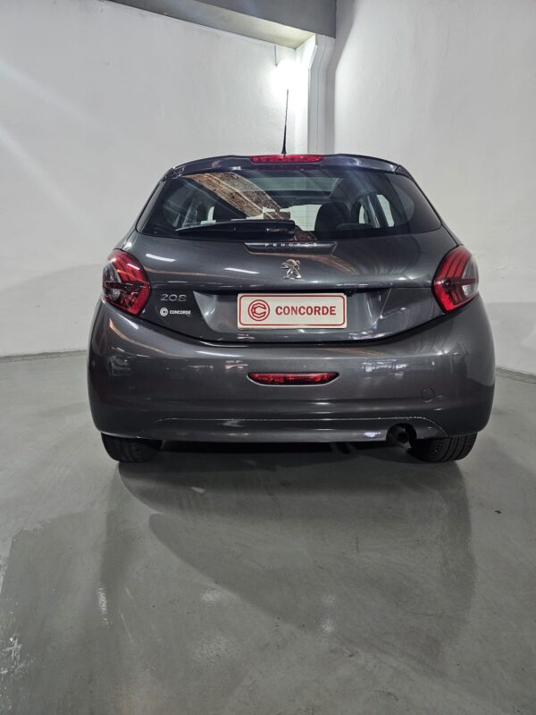 Peugeot 208 - Image 20
