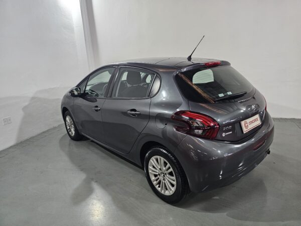 Peugeot 208 - Image 21