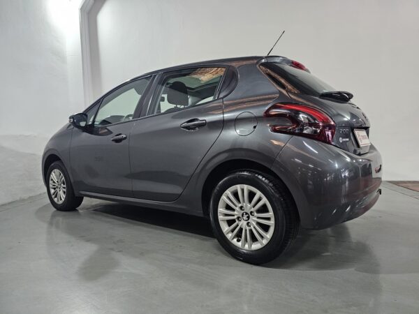 Peugeot 208 - Image 22