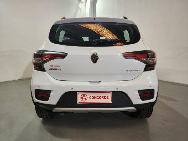 Renault Nueva - Image 6