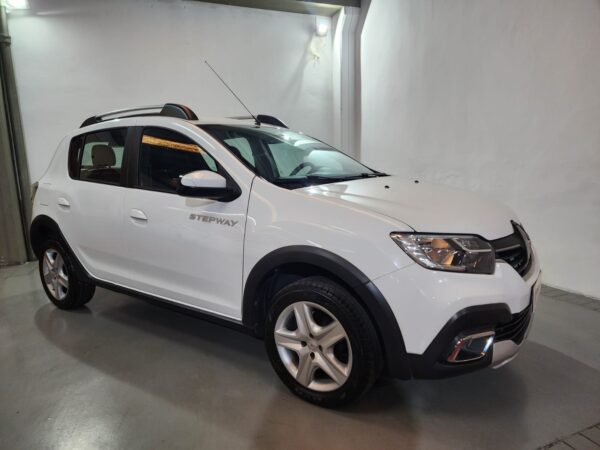 Renault Nueva - Image 8