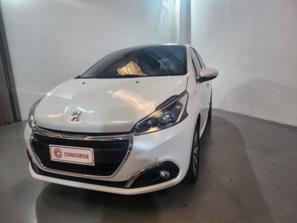 Peugeot 208 - Image 12