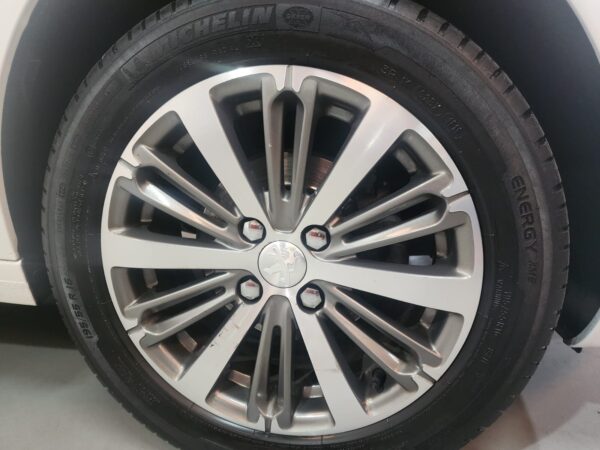 Peugeot 208 - Image 13