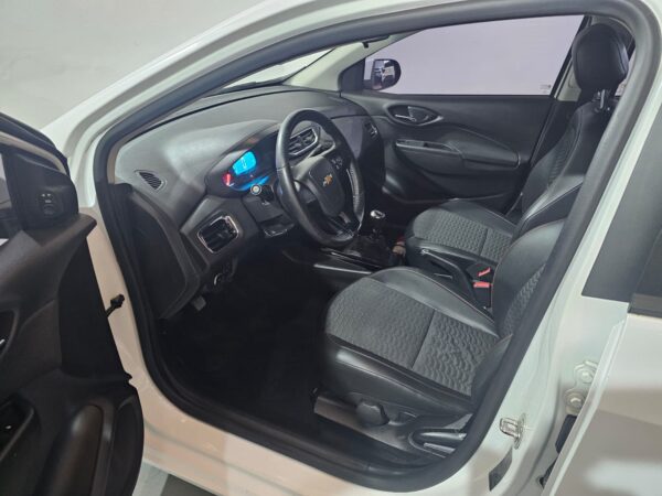 Chevrolet Onix - Image 22
