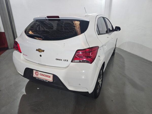 Chevrolet Onix - Image 27