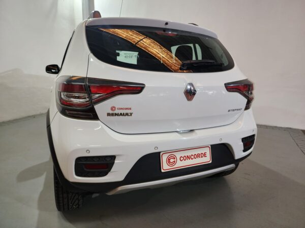 Renault Nueva - Image 24