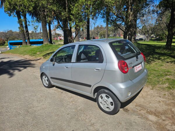 Chevrolet Spark LT - Image 14