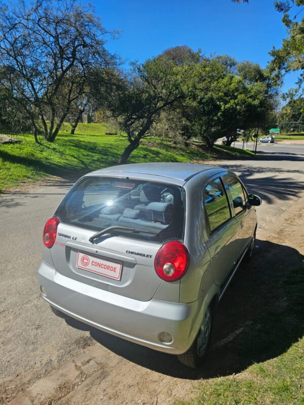 Chevrolet Spark LT - Image 15