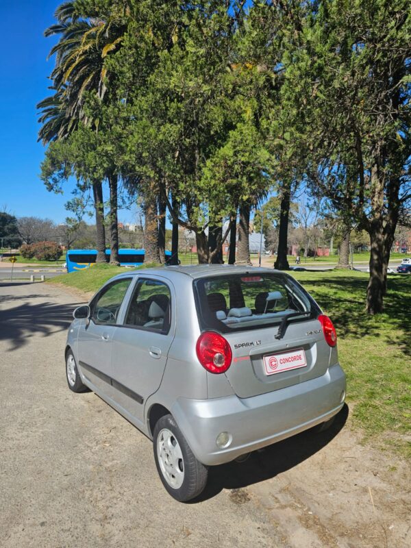 Chevrolet Spark LT - Image 16