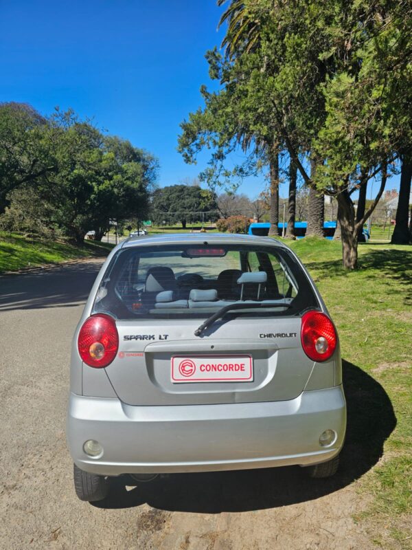 Chevrolet Spark LT - Image 17