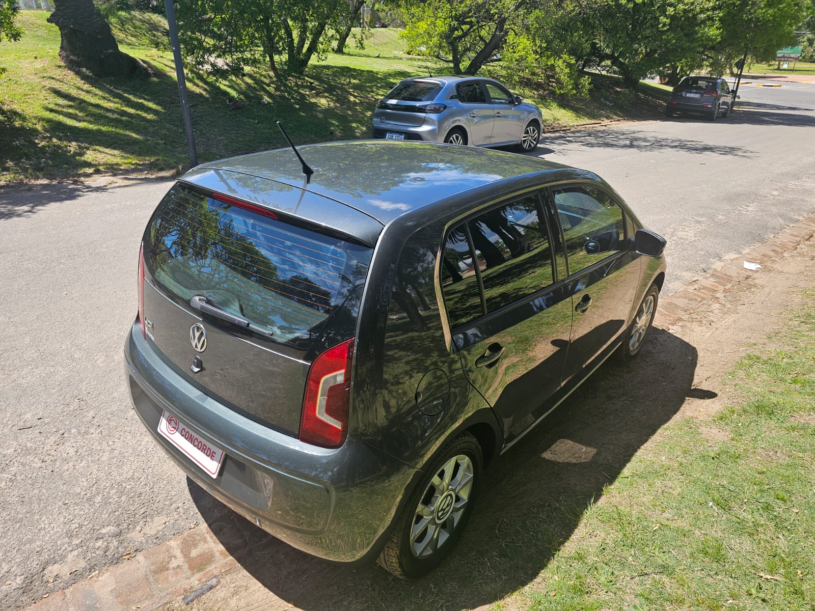 Volkswagen Up! 1.0 High Up! - Image 5