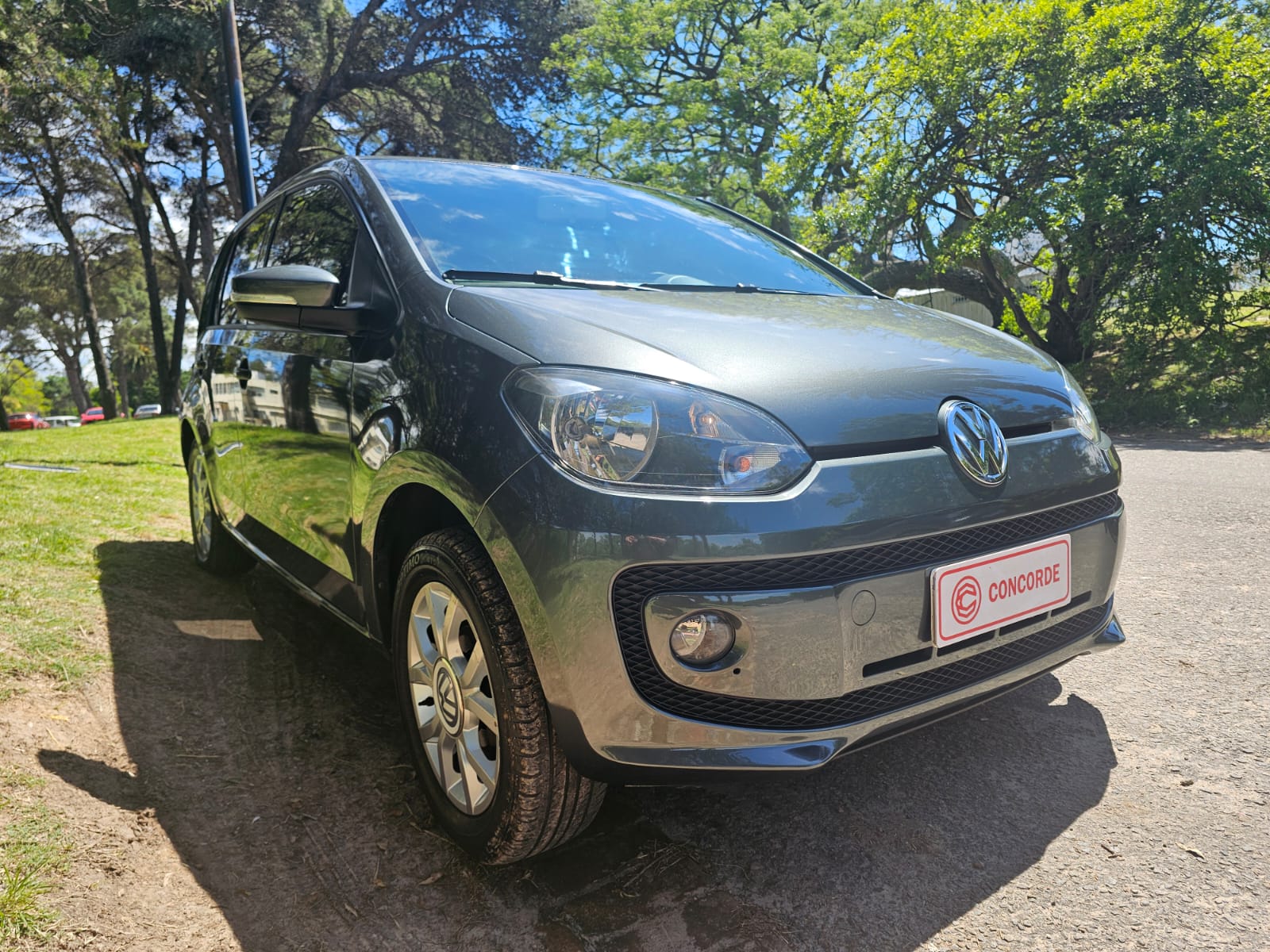 Volkswagen Up! 1.0 High Up! - Image 9