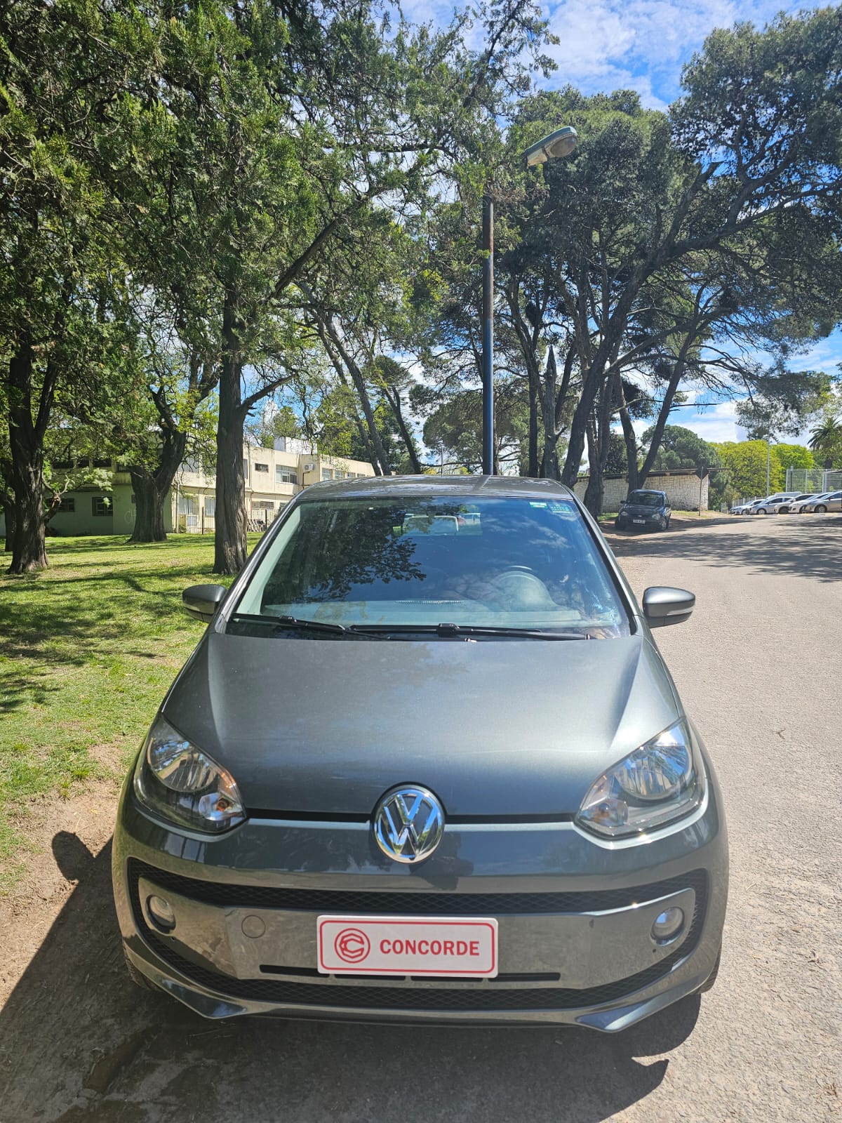 Volkswagen Up! 1.0 High Up! - Image 12