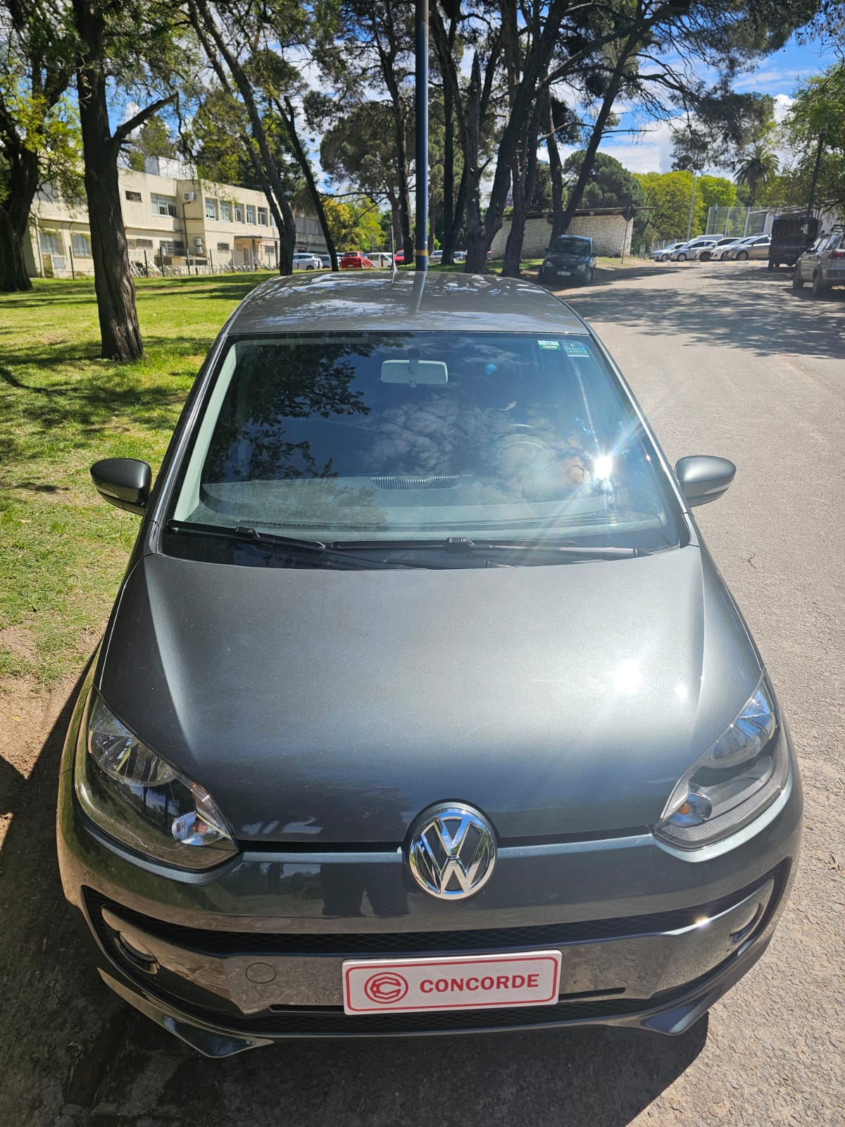 Volkswagen Up! 1.0 High Up! - Image 14