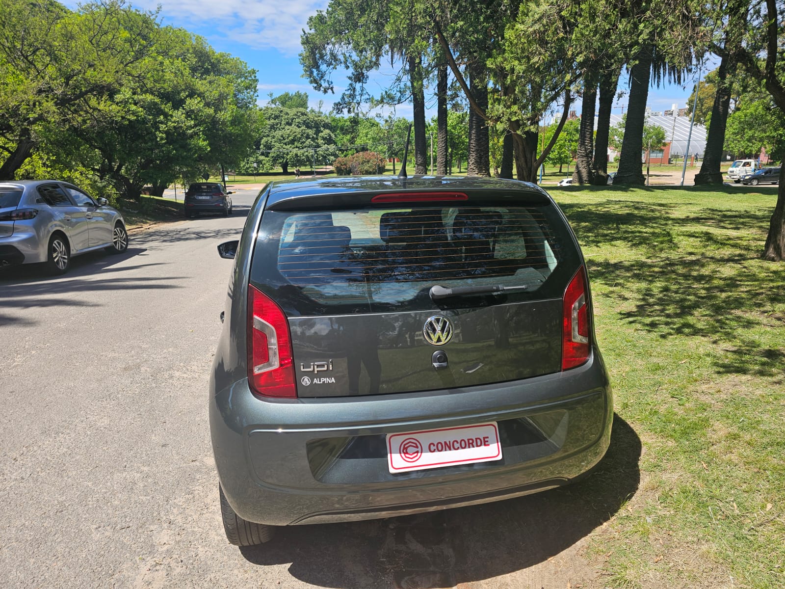 Volkswagen Up! 1.0 High Up! - Image 18