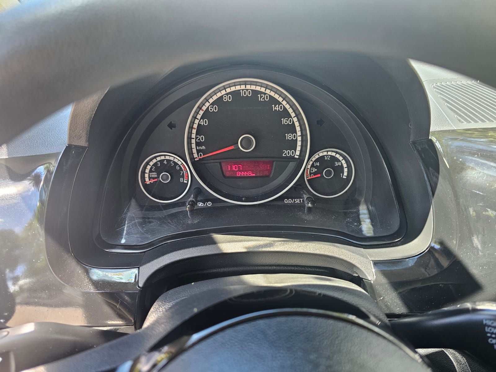 Volkswagen Up! 1.0 High Up! - Image 21