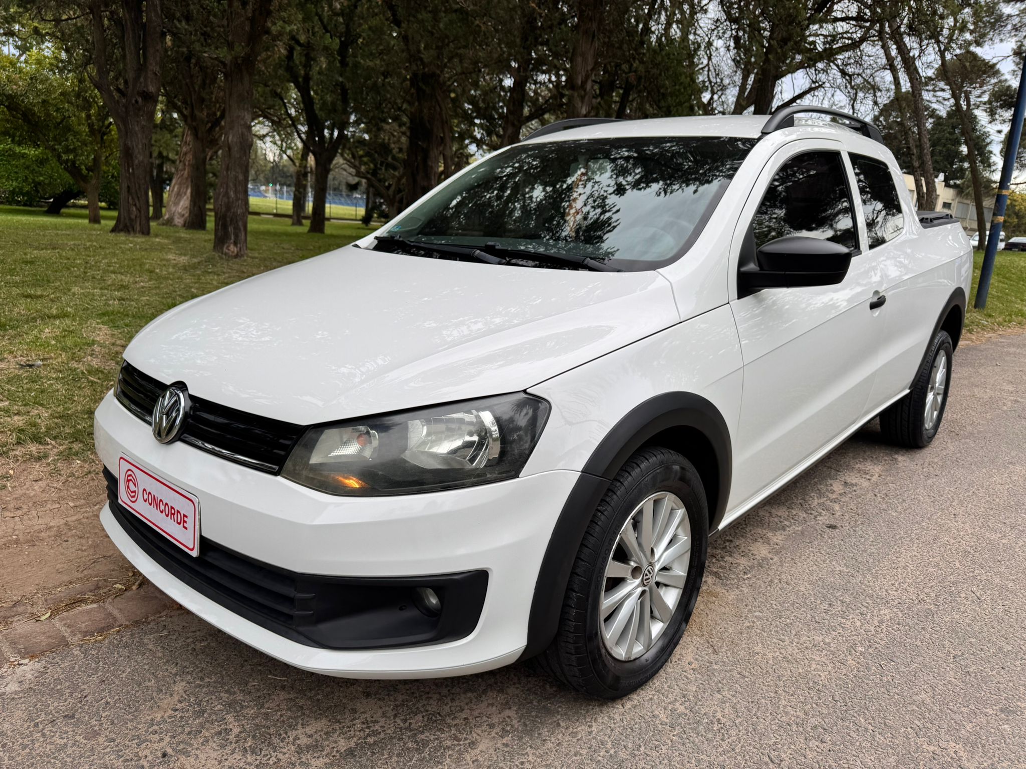 Volkswagen Saveiro DC Trendline - Image 12