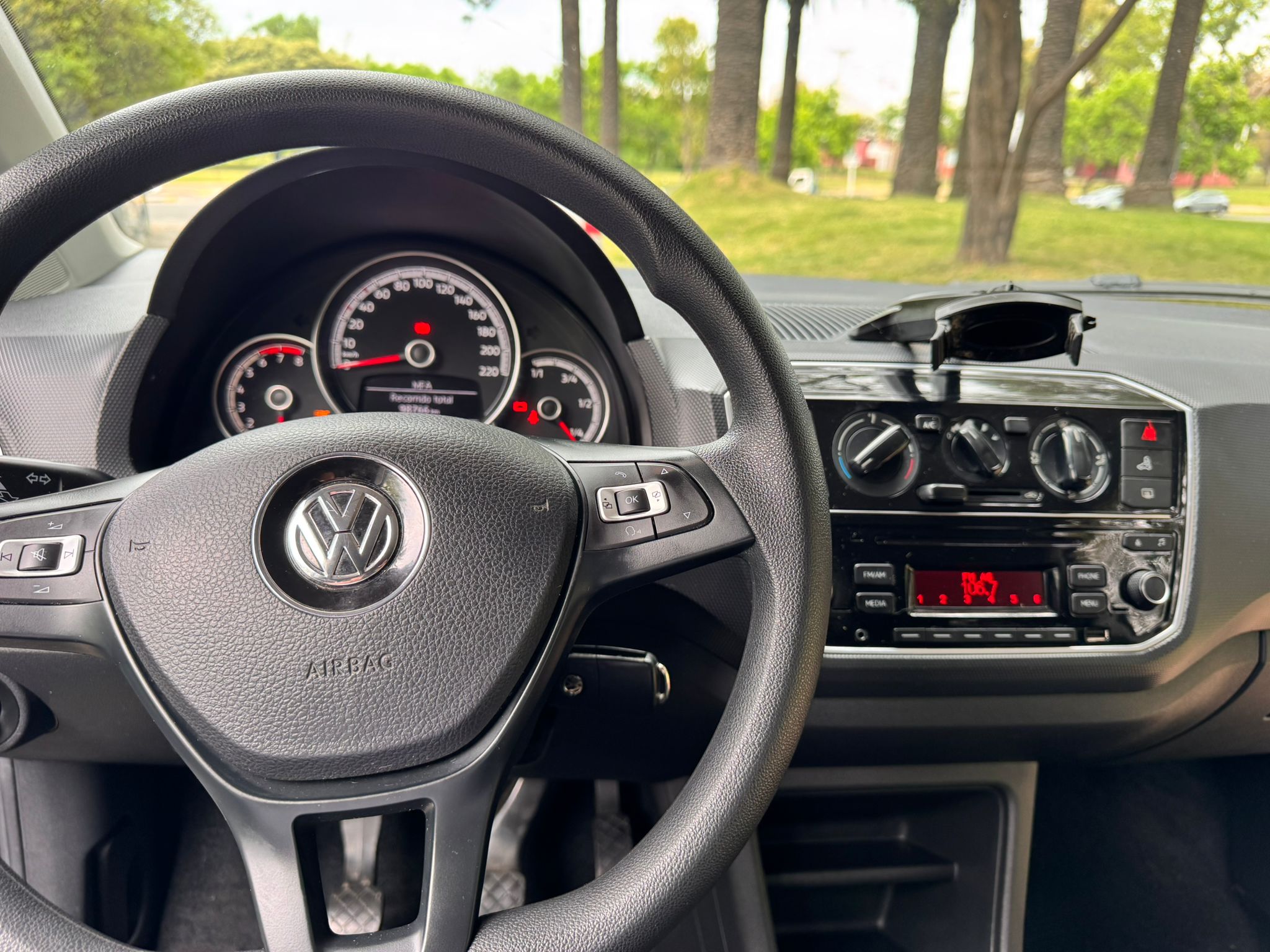 Volkswagen Up! 1.0 Move Up! - Image 16